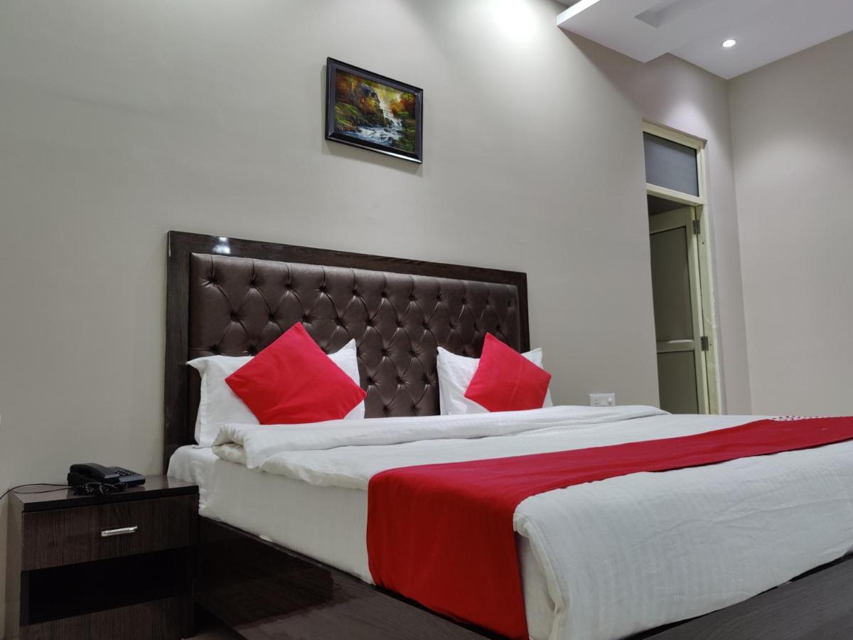 Hotel Kailash Mansarovar And Banquet Hall 巴雷利 外观 照片