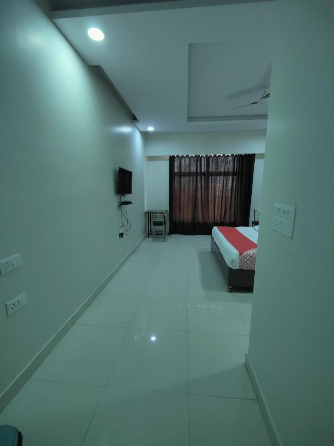 Hotel Kailash Mansarovar And Banquet Hall 巴雷利 外观 照片