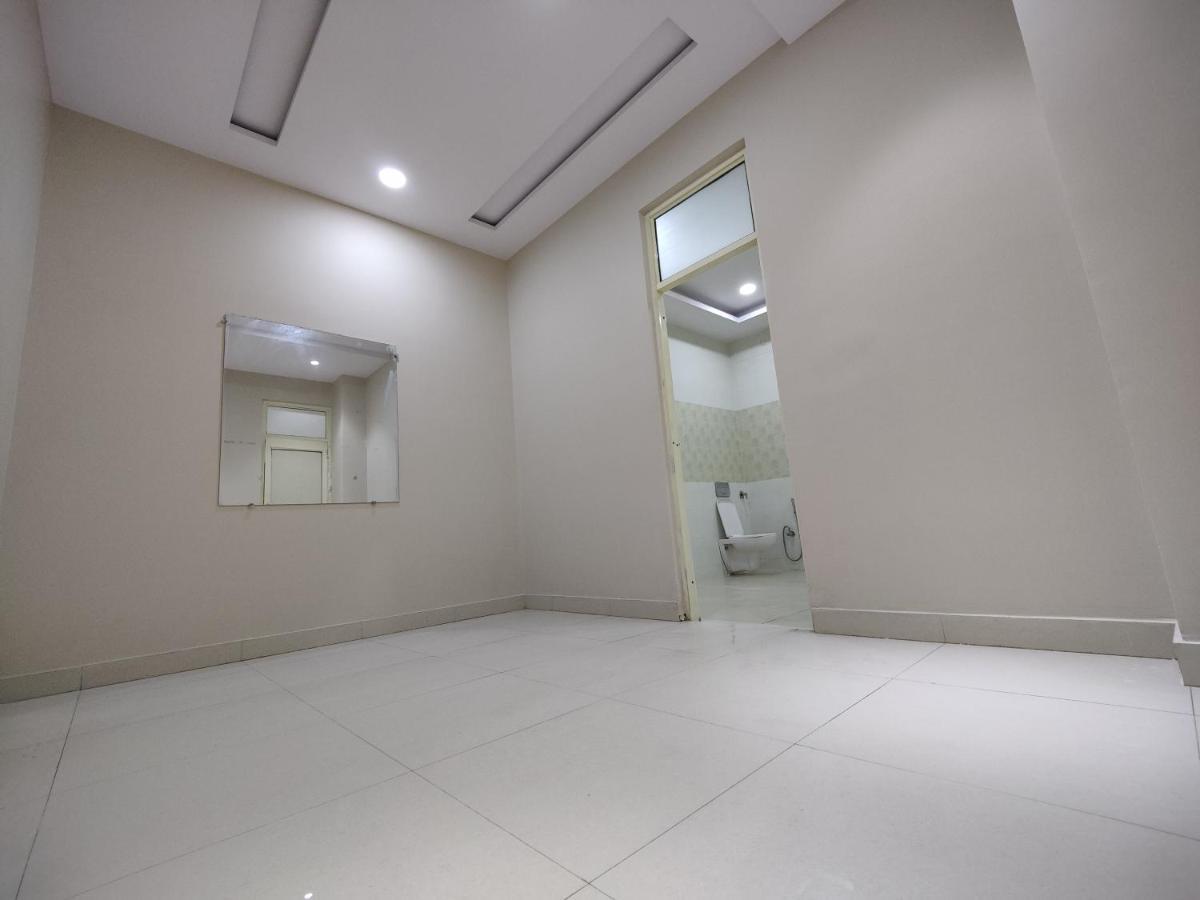 Hotel Kailash Mansarovar And Banquet Hall 巴雷利 外观 照片