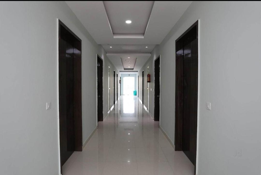 Hotel Kailash Mansarovar And Banquet Hall 巴雷利 外观 照片